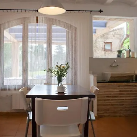 Can Bordes Casa Rustica Y Confortable En El Emporda